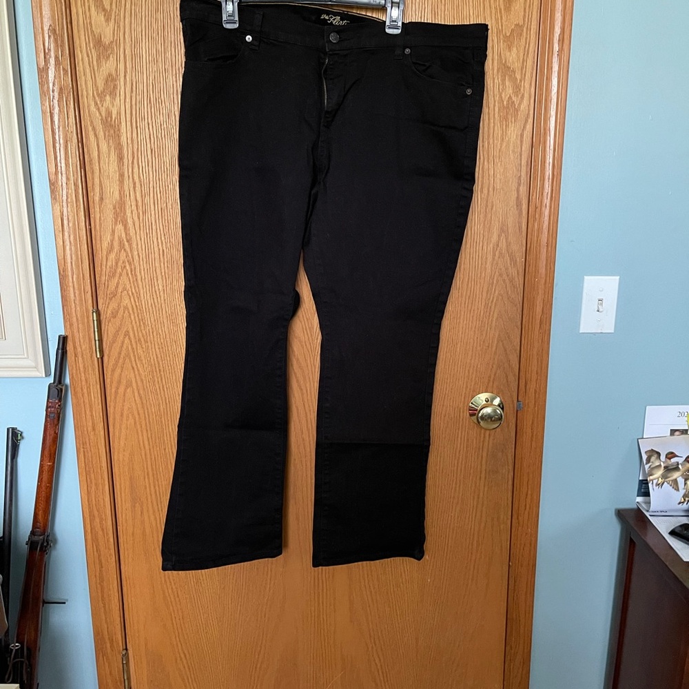 Old Navy flirt black jeans size 18, NWOT